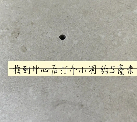 和政瓷砖空鼓维修公司专业解答在瓷砖铺贴过程中，如果砂料搅拌不均匀，将会带来以下问题